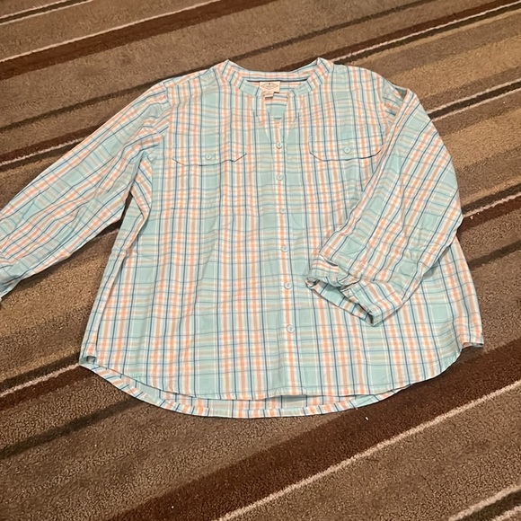 St. John’s Bay women’s button-down shirt - Picture 2 of 7